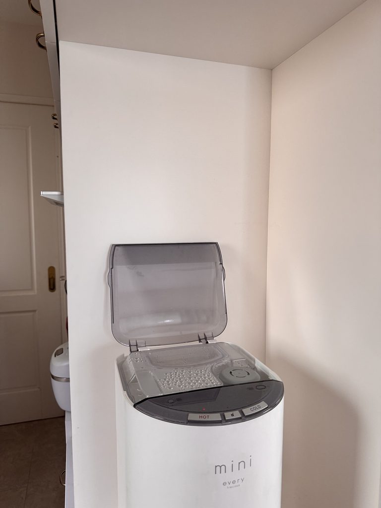 エブリィフレシャスminiの給水タンクのフタを開けたところ