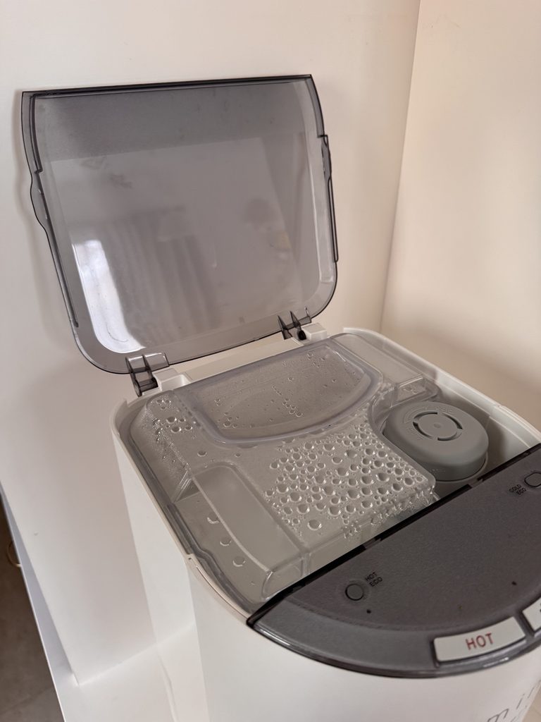 エブリィフレシャスminiのタンクと本体の間にたまった水